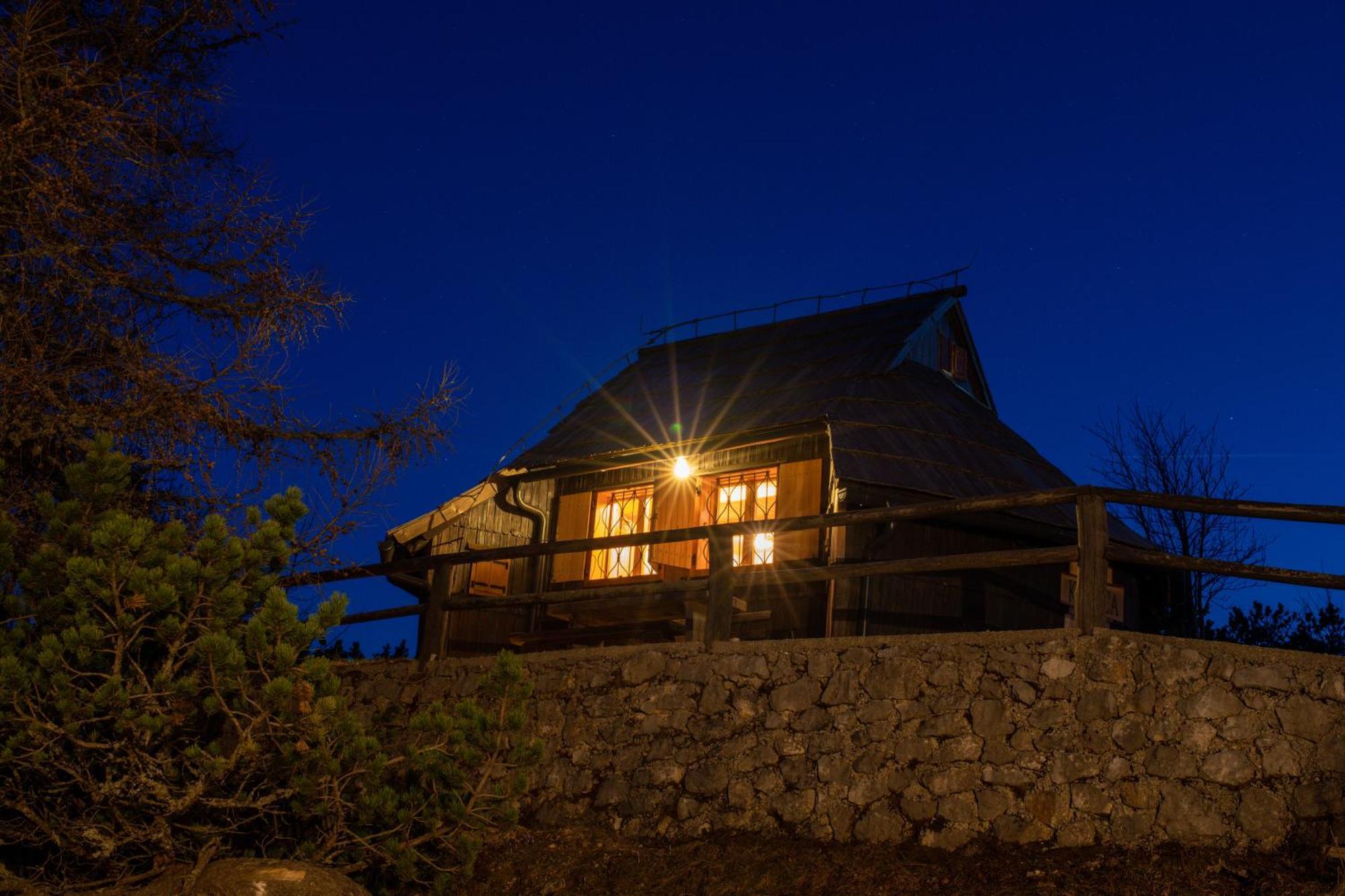Koca Kronca - Velika Planina Stahovica Dış mekan fotoğraf